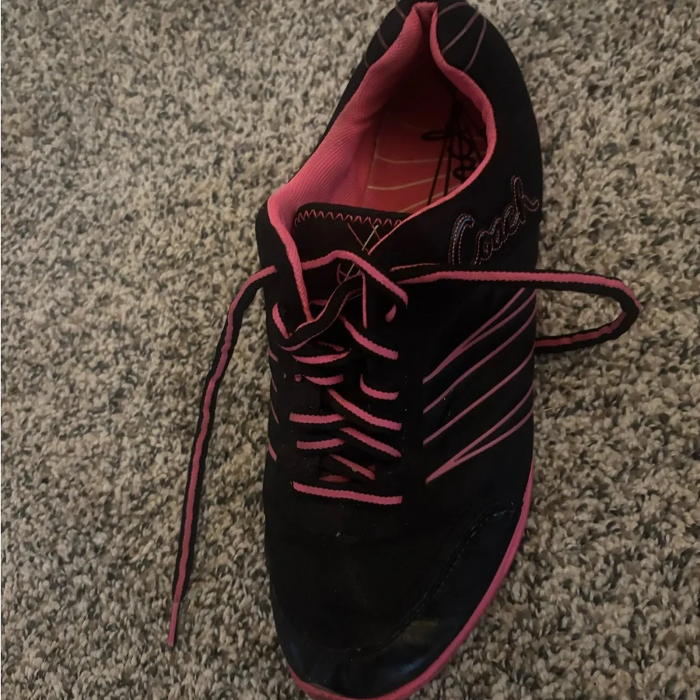 COACH Darla Women’s Sz 8.5 Black and Pink Women's Athletic Tennis Shoes GUC